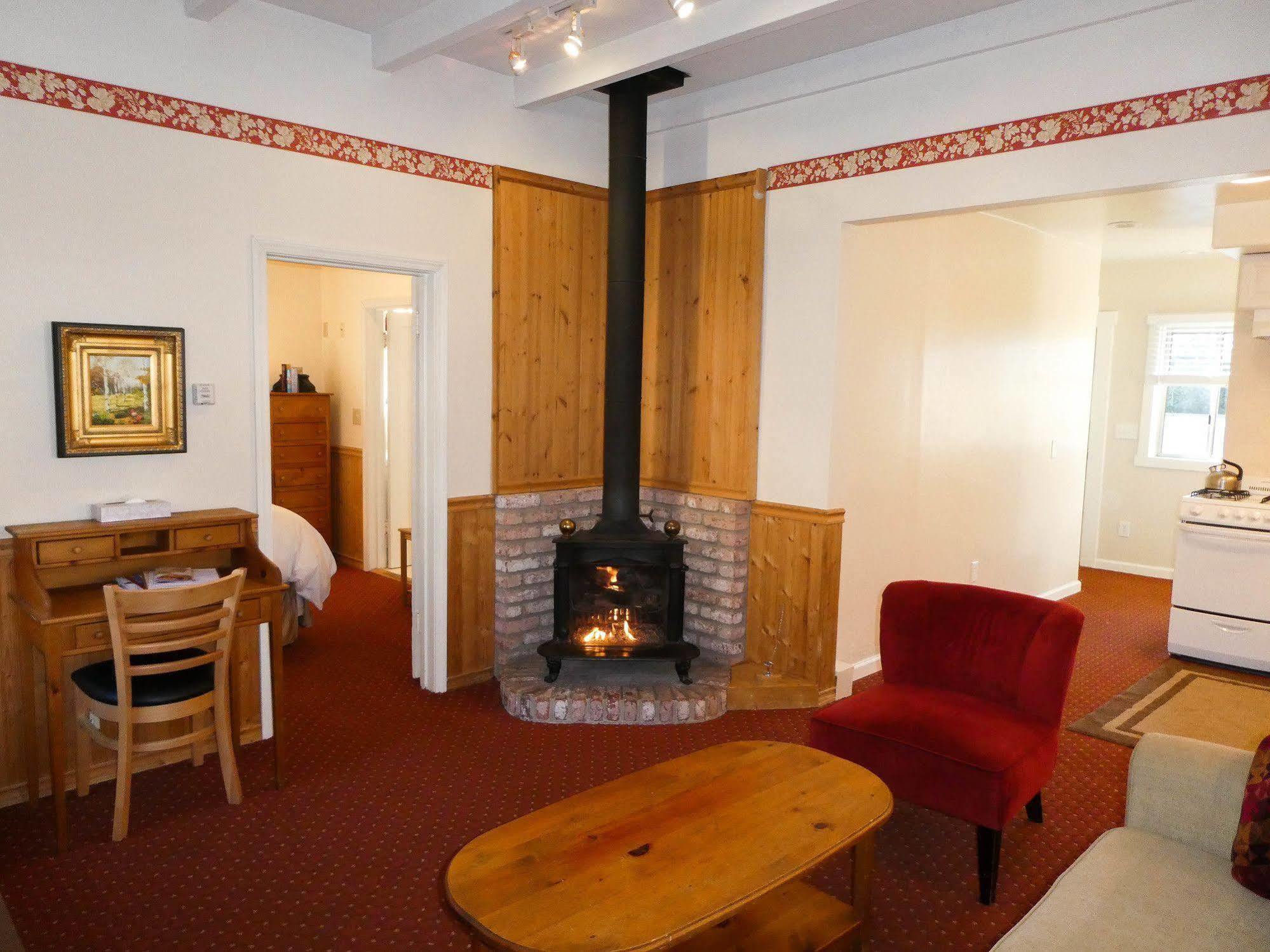 Carmel Fireplace Inn Exterior foto